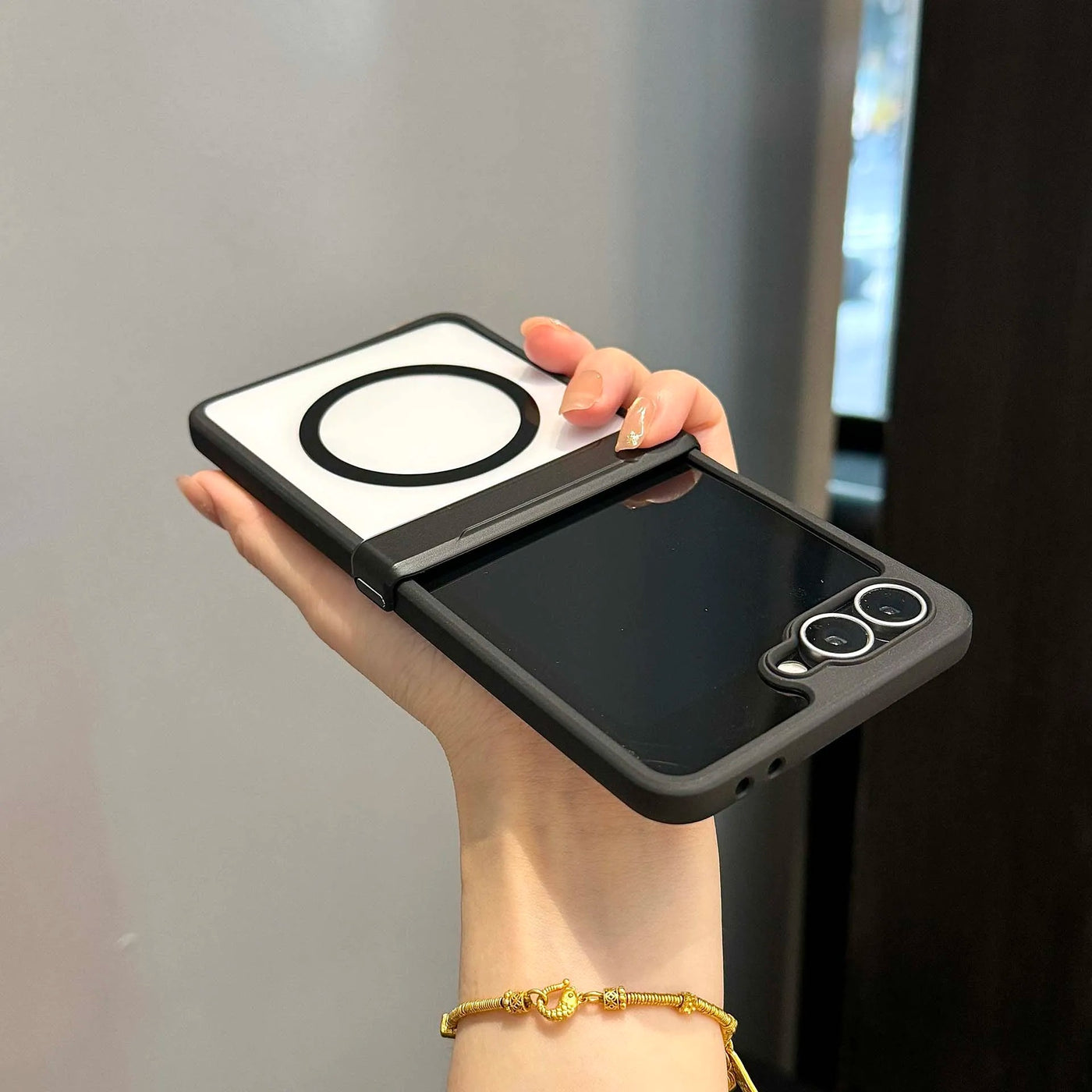 ClearMag Flip 7– Transparent MagSafe Case