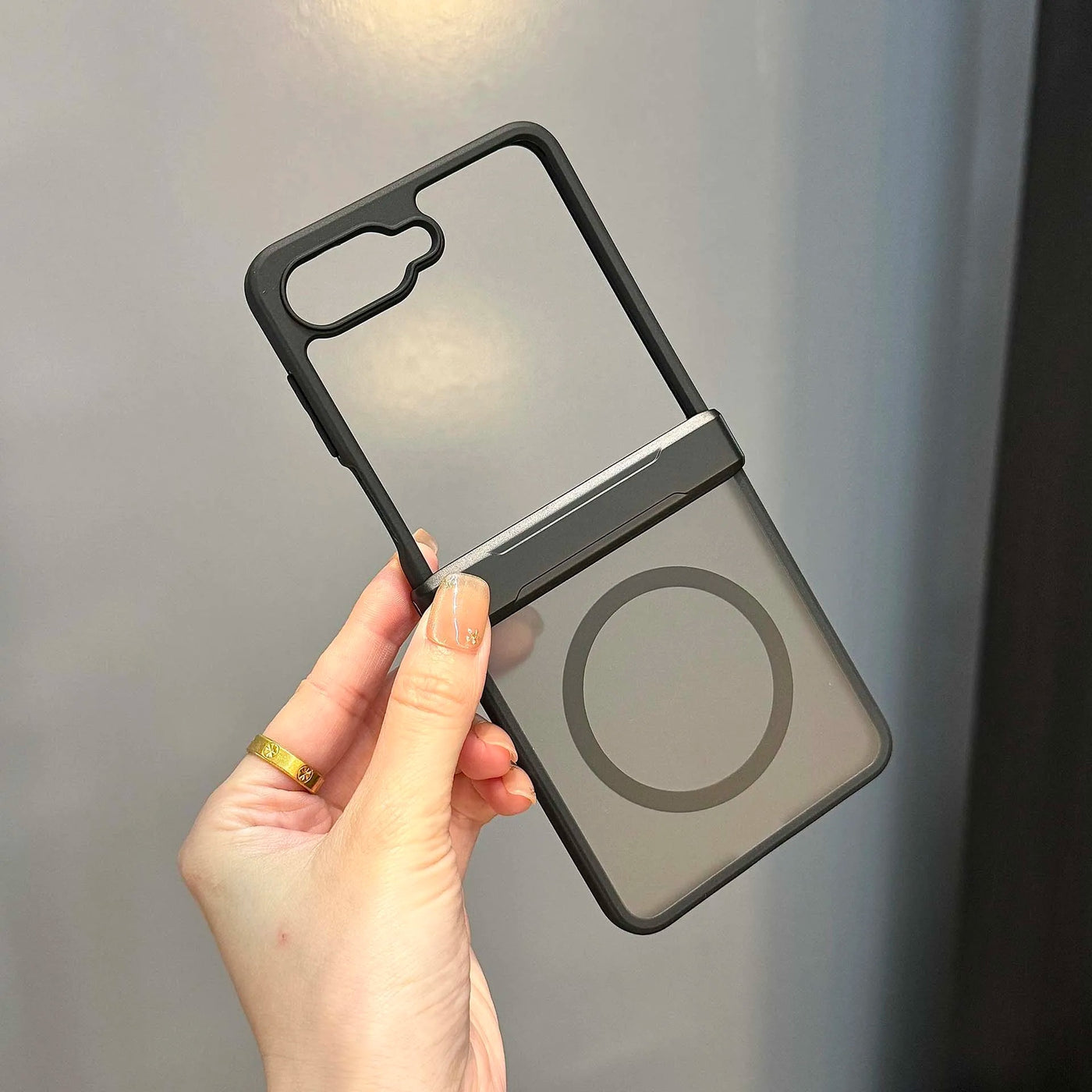 ClearMag Flip 7– Transparent MagSafe Case